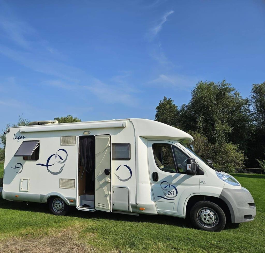 Mclouis Lagan 263 - Fixed bed - Solar - MOT 04/2027, Ringverwarming, Fiat, Reservewiel, 6 tot 7 meter