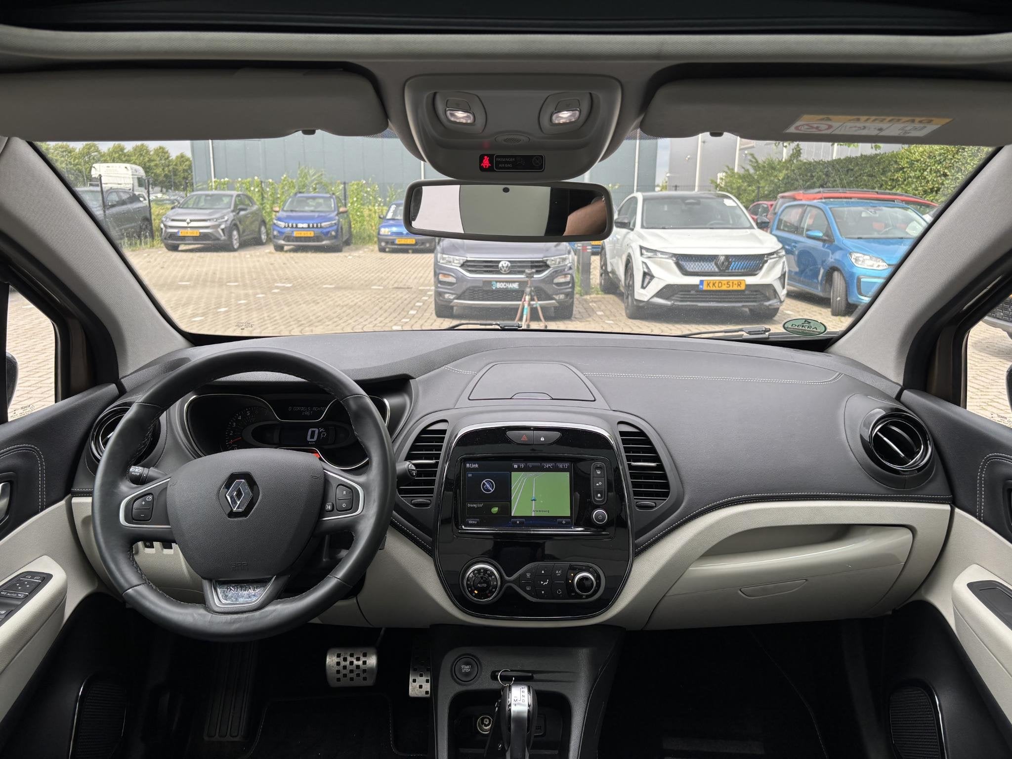 Renault Captur 1.2 TCe Initiale Paris | Leer | Panoramadak |, Gebruikt, Euro 6, 4 cilinders, Bruin