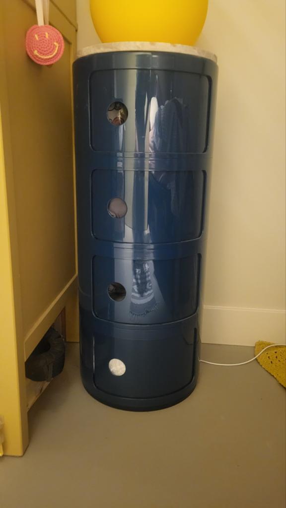 Componibili blauw vier hoog opberg unit Kartell, Huis en Inrichting, Kachels, Ophalen of Verzenden, Zo goed als nieuw, Overige brandstoffen