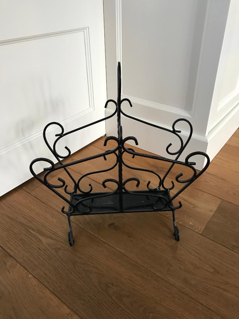 Magazine rek tijdschriftenrek krantenbak, Huis en Inrichting, Woonaccessoires | Krantenbakken en Lectuurbakken, Ophalen, Zo goed als nieuw