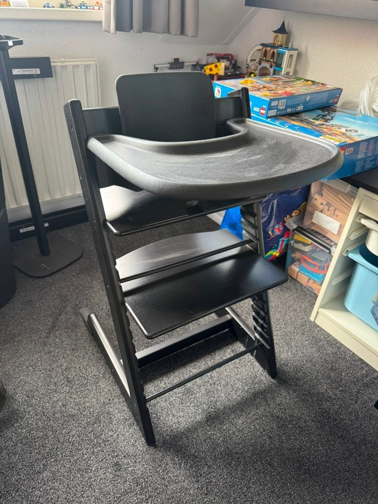 Stokke Tripp Trapp kinderstoel babyset en tafelblad zwart, Kinderen en Baby's, Kinderstoelen, Ophalen, Gebruikt, Meegroeistoel