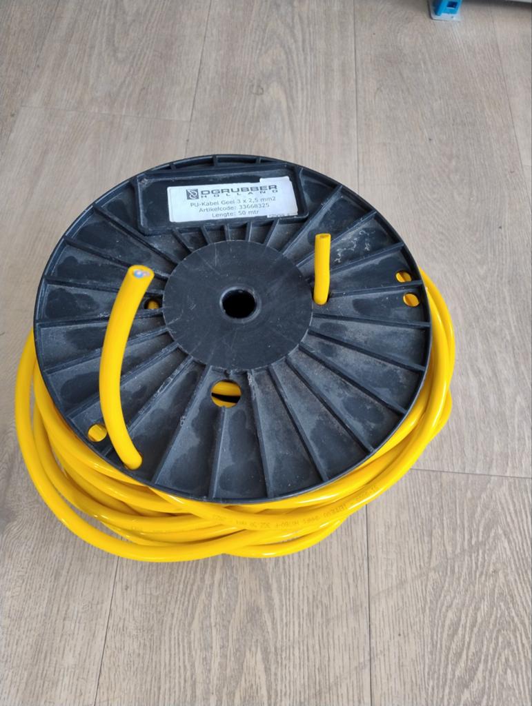 Rol van ca. 50 mtr. PU kabel 3x2.5 mm2, Ophalen of Verzenden, Nieuw, Ankeren en Afmeren, Zeilboot of Motorboot