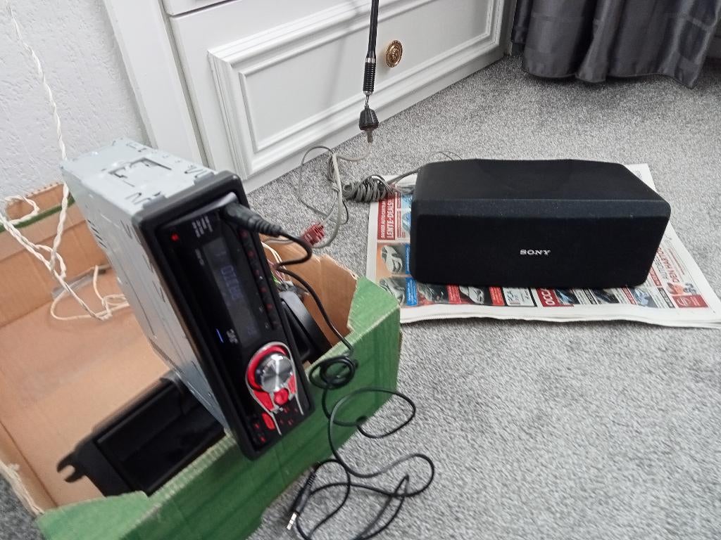 Nieuwstaat JVC autoradio cd / aux / werkend te bezichtigen, Ophalen of Verzenden, Gebruikt