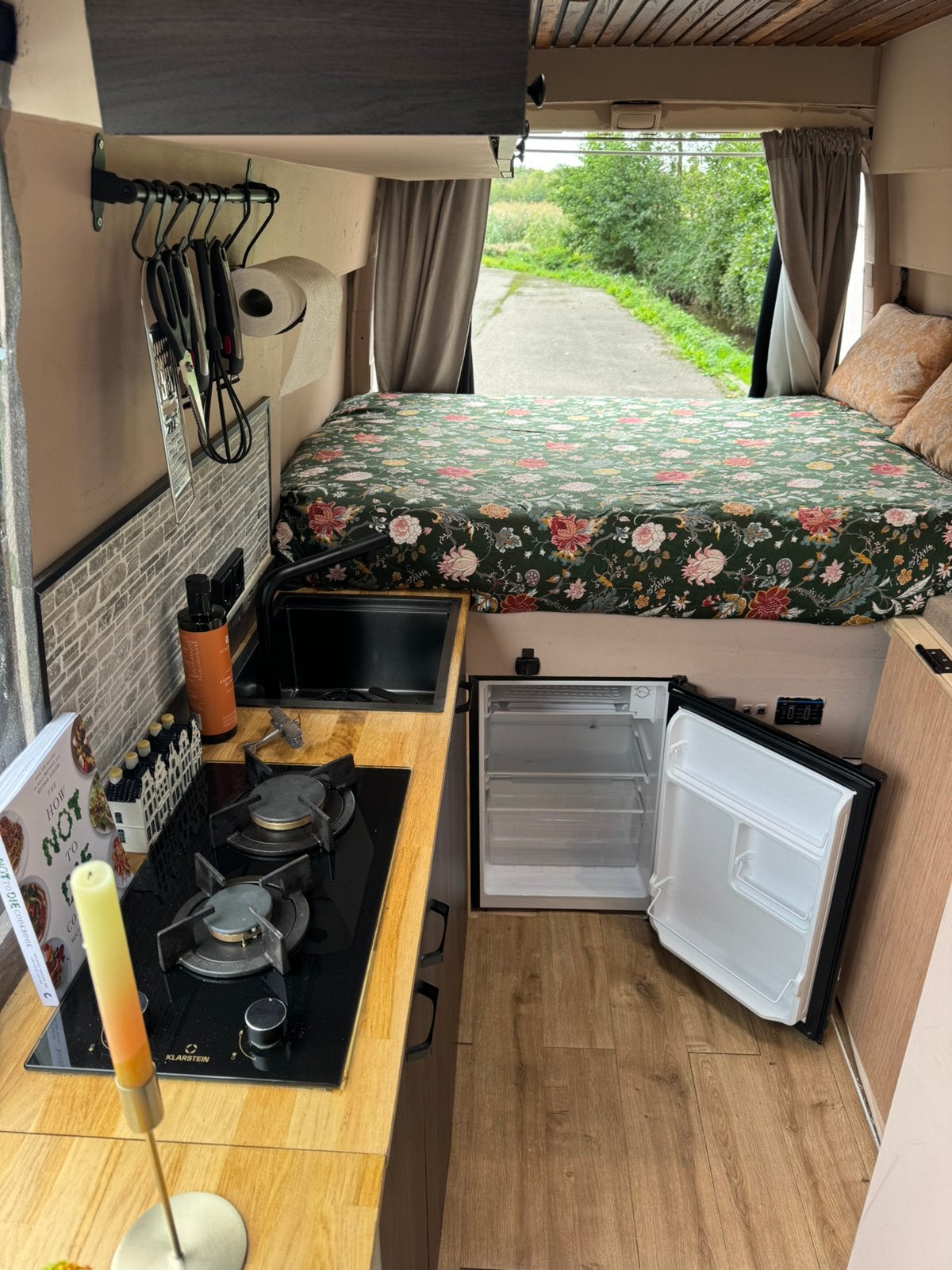Offgrid Renault Master Buscamper - 2 meter stahoogte, Overige merken, Chemisch toilet, Buscamper of Camperbus, Dakluik
