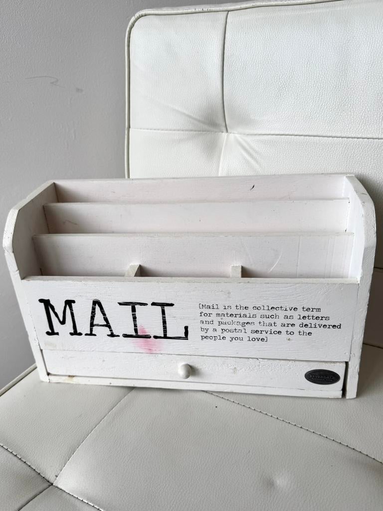 Witte Riverdale postvak mailbox organizer met lade lees adv, Verzenden, Gebruikt