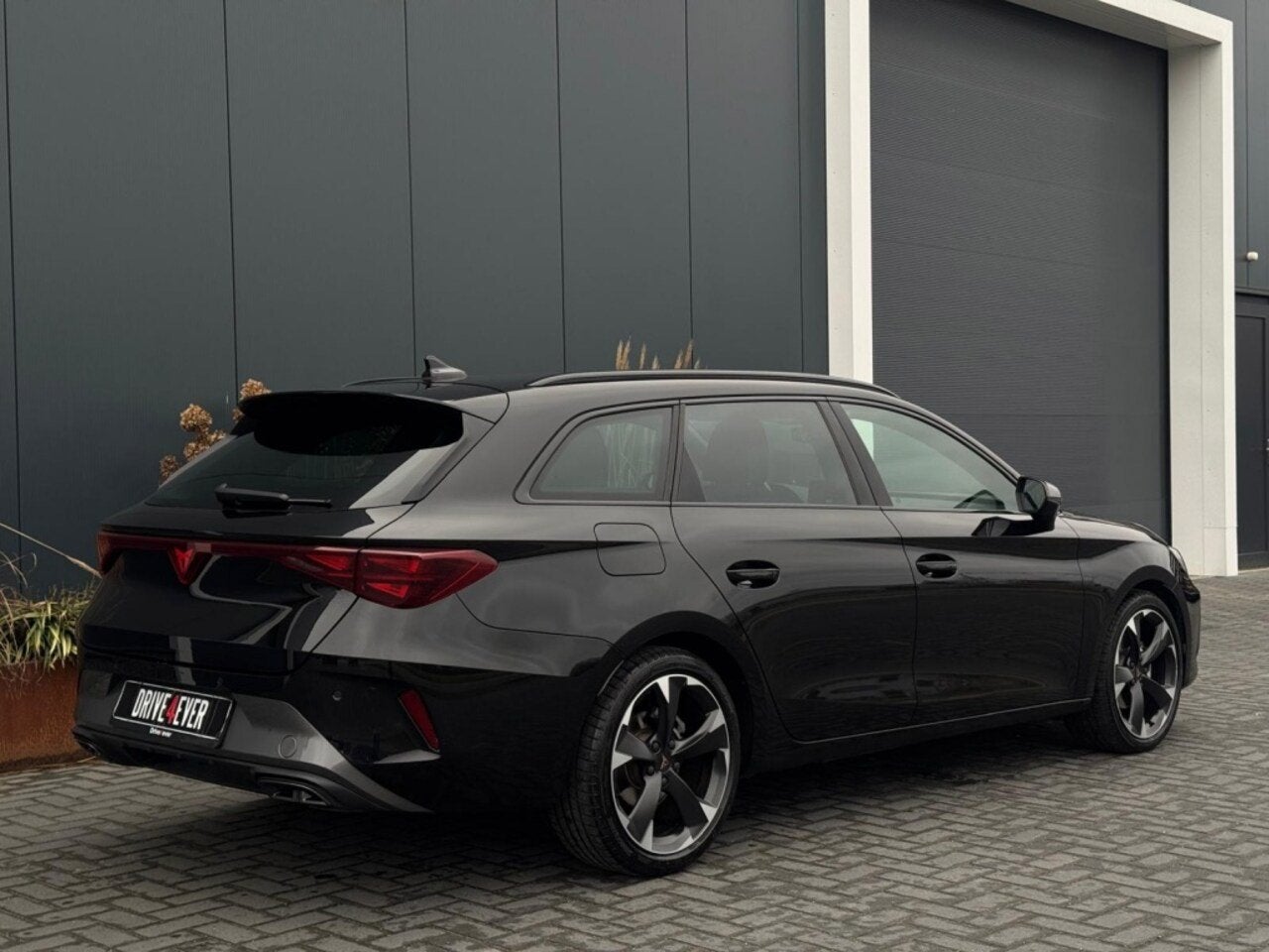Cupra León