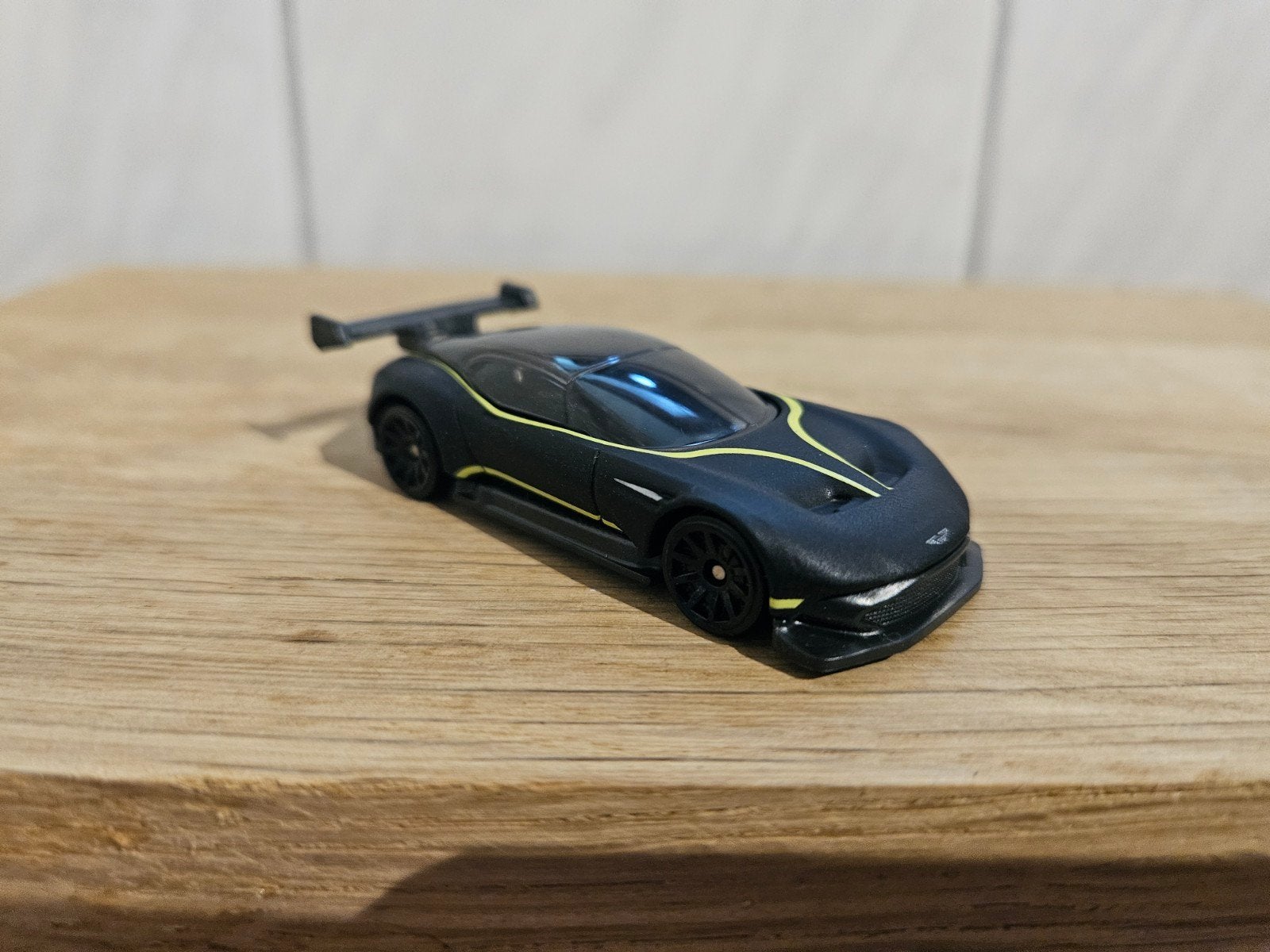 Hotwheels Hot Wheels Aston Martin Vulcan, Ophalen of Verzenden, Zo goed als nieuw, Auto