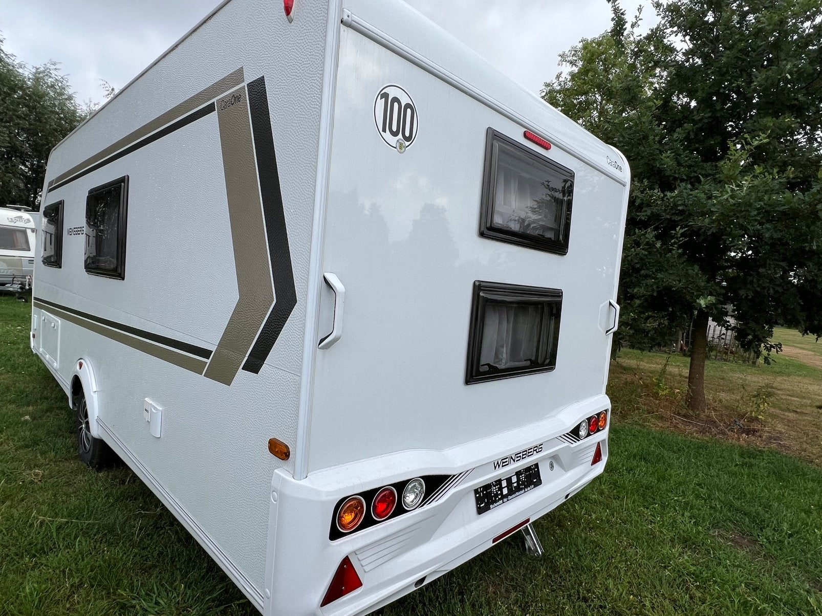 Weinsberg CaraOne 500 FDK | 2024 | Stapelbed | Fietsendrager, Caravans en Kamperen, Caravans, Kachel, Bedrijf, Treinzit, Knaus
