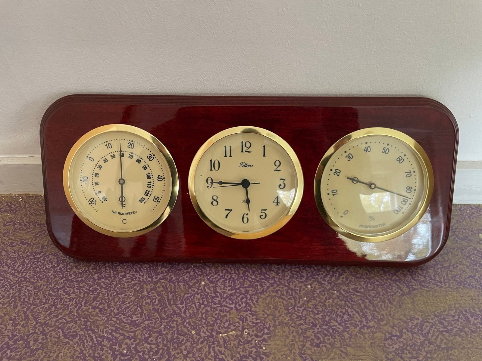Wandklok met thermometer en hygrometer, Huis en Inrichting, Bruin, Analoog, Ophalen of Verzenden, Met thermometer