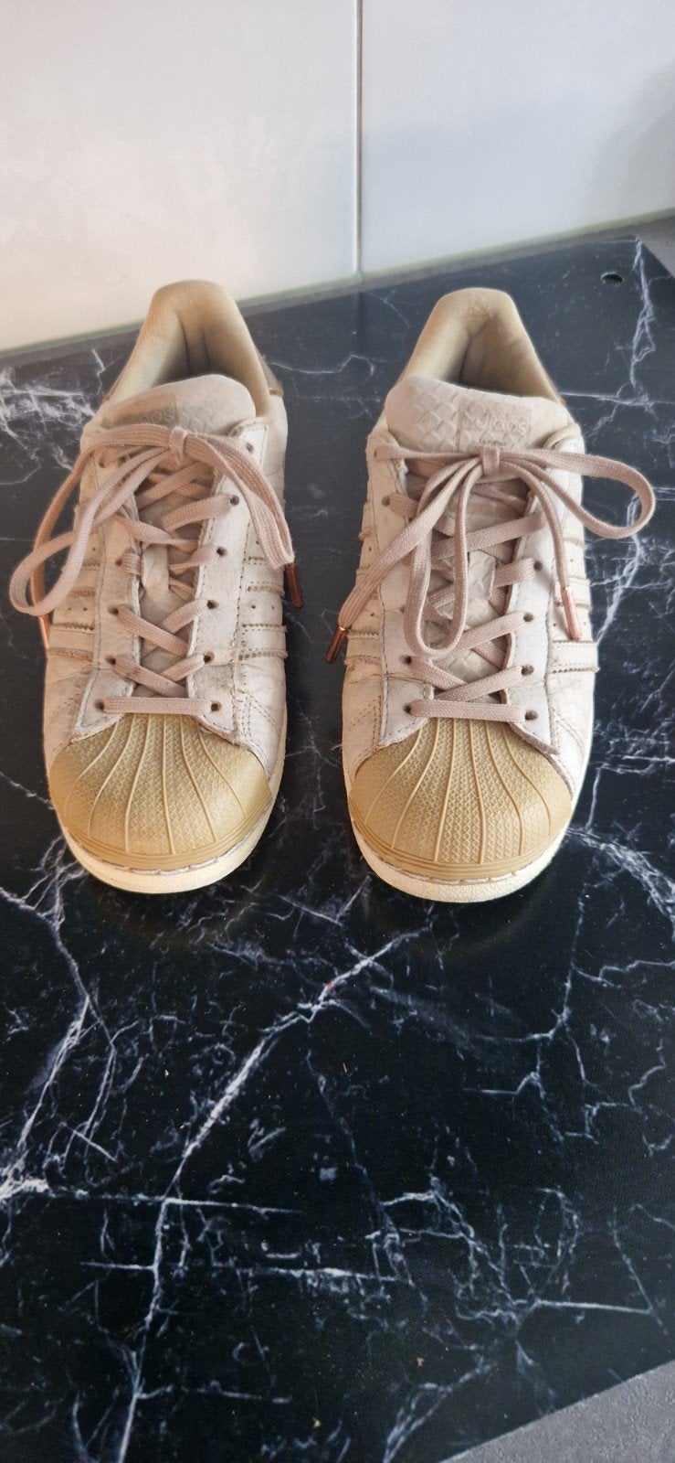 Adidas dames sneakers maat 38- Gedragen, met eigen zooltjes, Adidas, Beige, Ophalen of Verzenden, Sneakers of Gympen