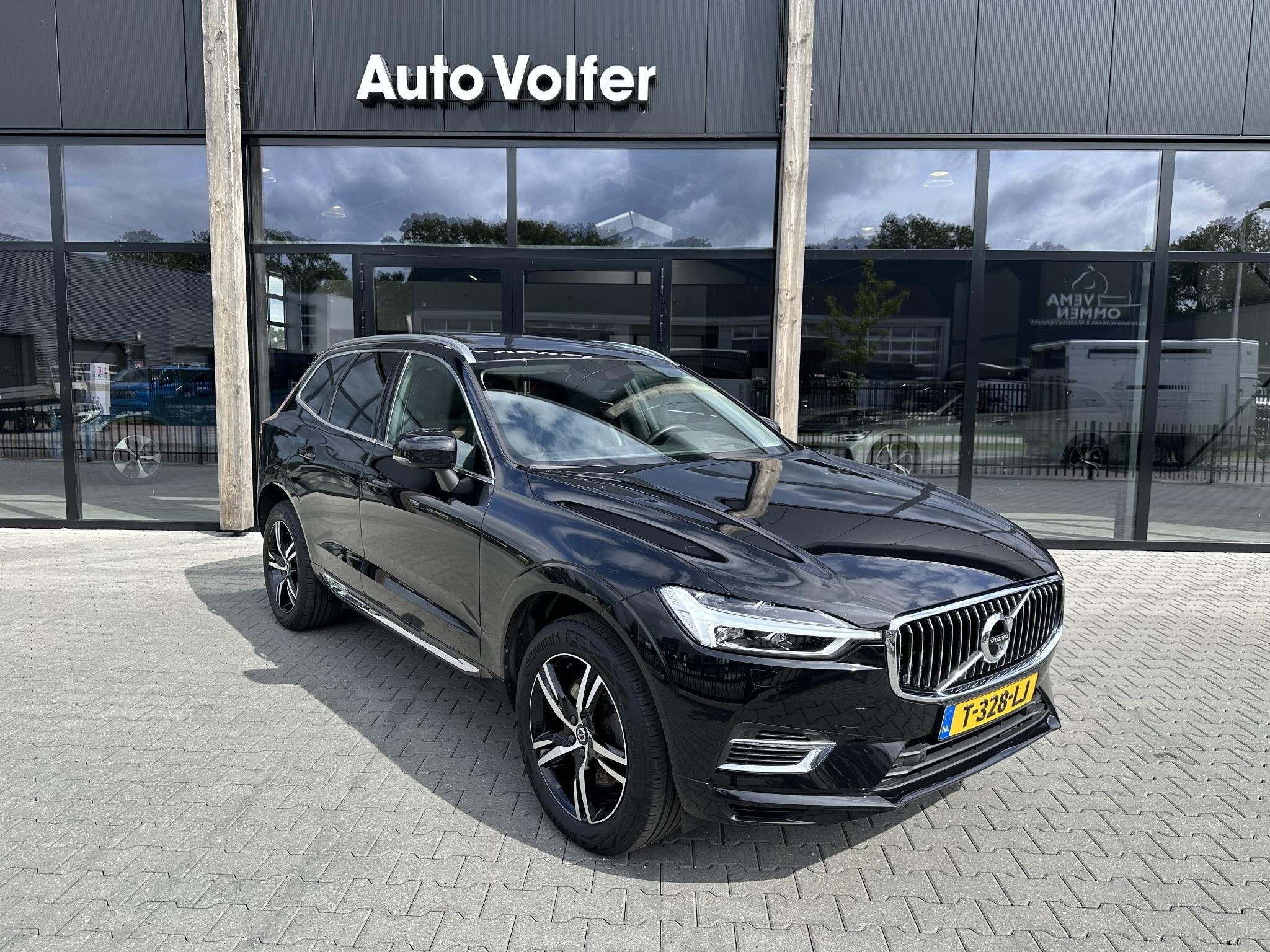 Volvo XC60 2.0 T8 Twin Engine AWD Inscription HUD|360|ACC|tr, Gebruikt, Euro 6, 4 cilinders, Zwart