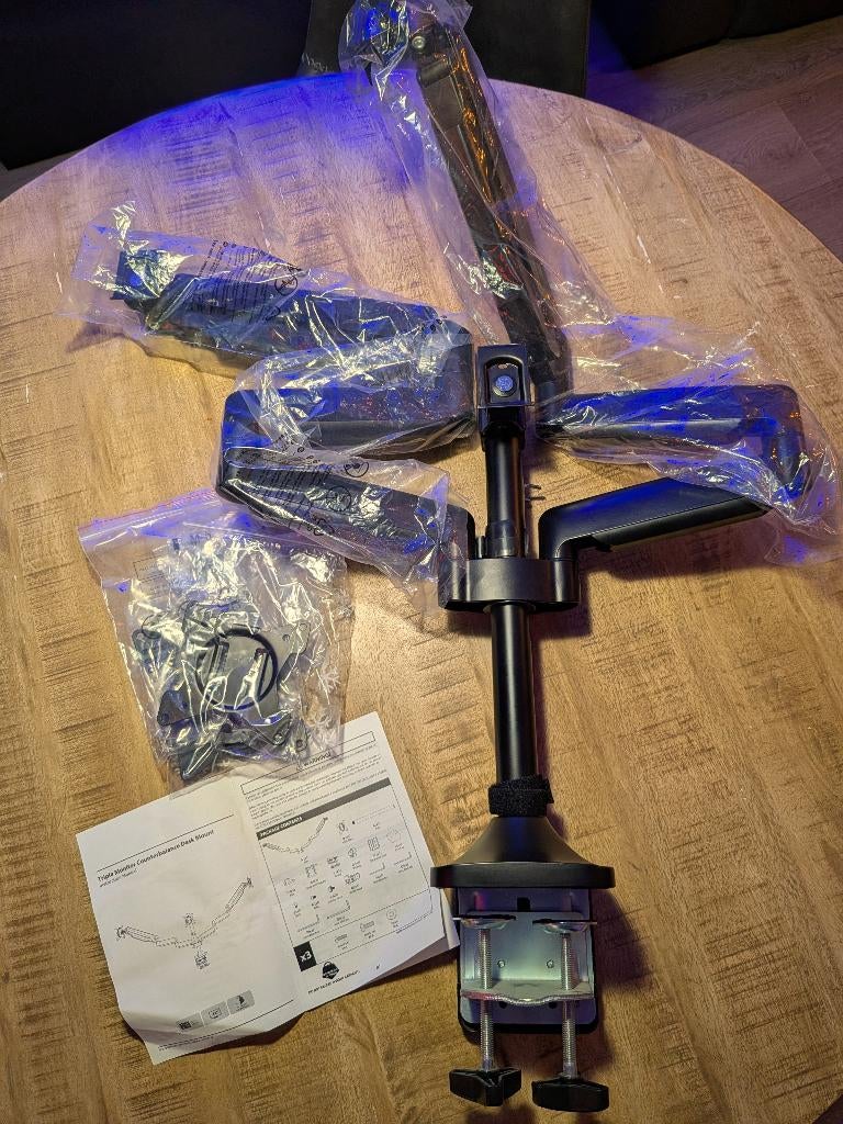 Stevige monitor arm voor 3 schermen | gasveren | tot 32 inch, Computers en Software, Monitoren, Ophalen of Verzenden, Zo goed als nieuw
