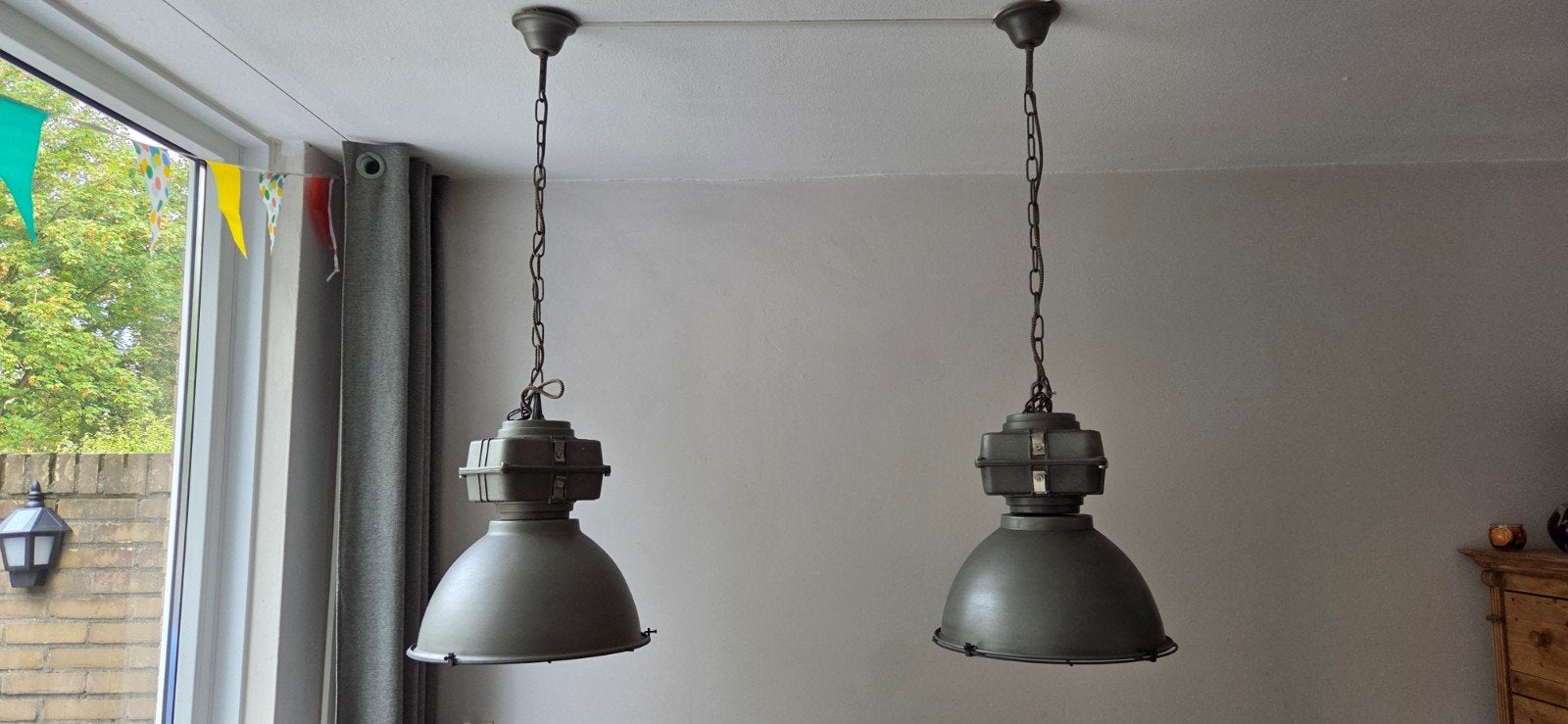 Set van 2 industriële hanglampen, grijs, E27 fitting, Ophalen, Gebruikt, E27 (groot), Industrieel, Vintage