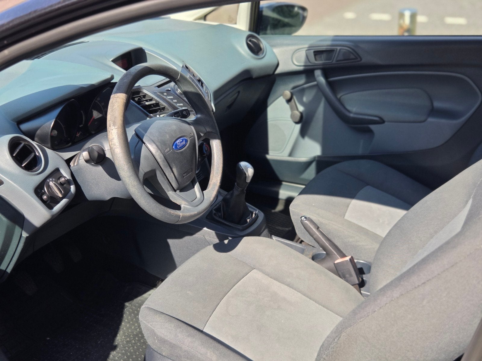Foto 5 van Ford Fiesta 1.25 44KW 3DR 2009 Zwart