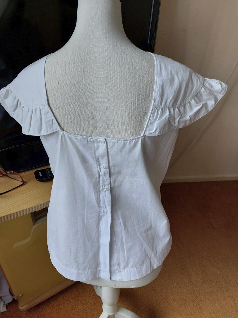 Spierwitte top van ZARA mt 38, Kleding | Dames, Tops, Maat 38/40 (M), Ophalen of Verzenden, Zo goed als nieuw, Zonder mouw