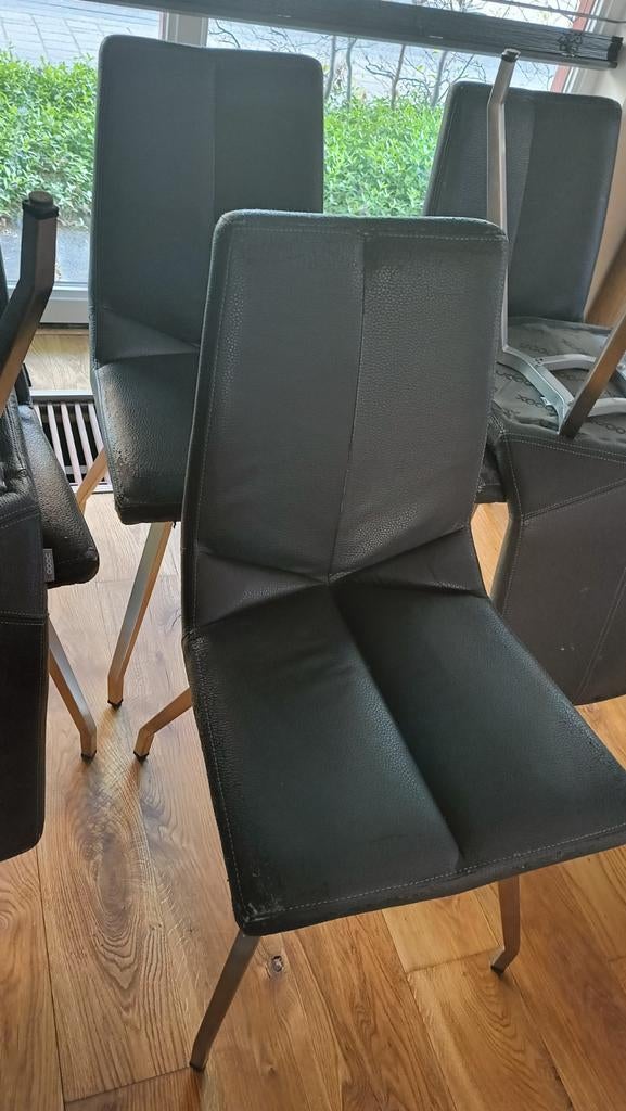 Gratis: 6 XOOON eetkamerstoelen, Huis en Inrichting, Stoelen, Gebruikt, Vijf, Zes of meer stoelen, Leer, Metaal, Zwart, Ophalen