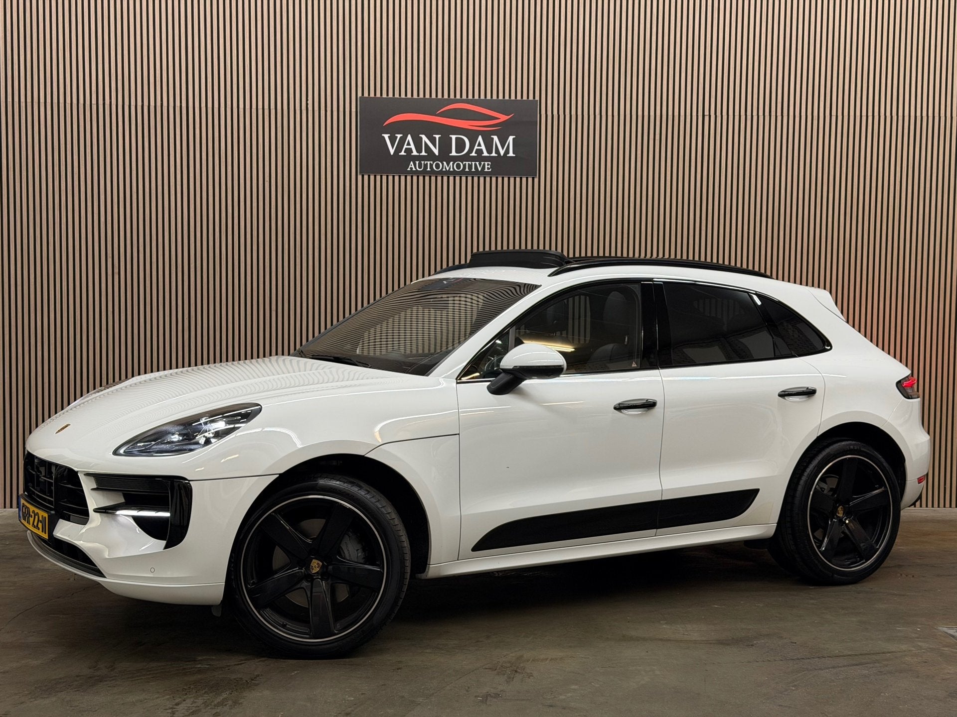 Porsche Macan 3.0 S 2019 CHRONO PANO BOSE LUCHTVERING *FULL*, Auto's, Automaat, Gebruikt, 2995 cc, Wit