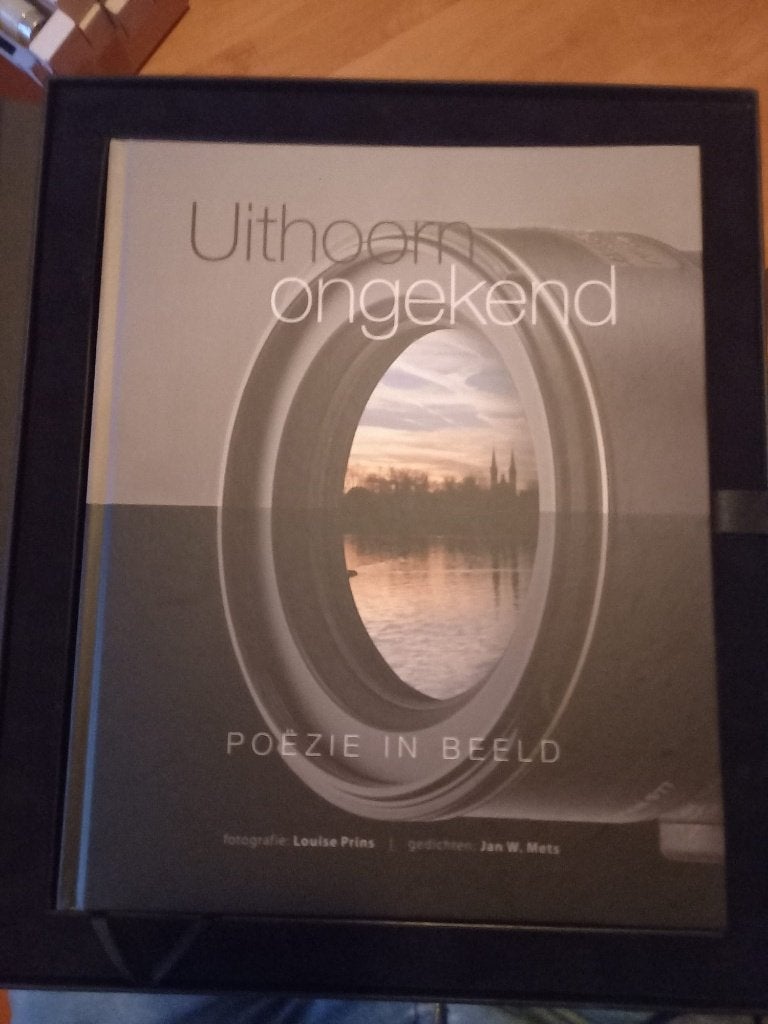 luxe boek over uithoorn foto's en gedichten 2009, Ophalen, Fotografie algemeen, Zo goed als nieuw, Jan W. Mets