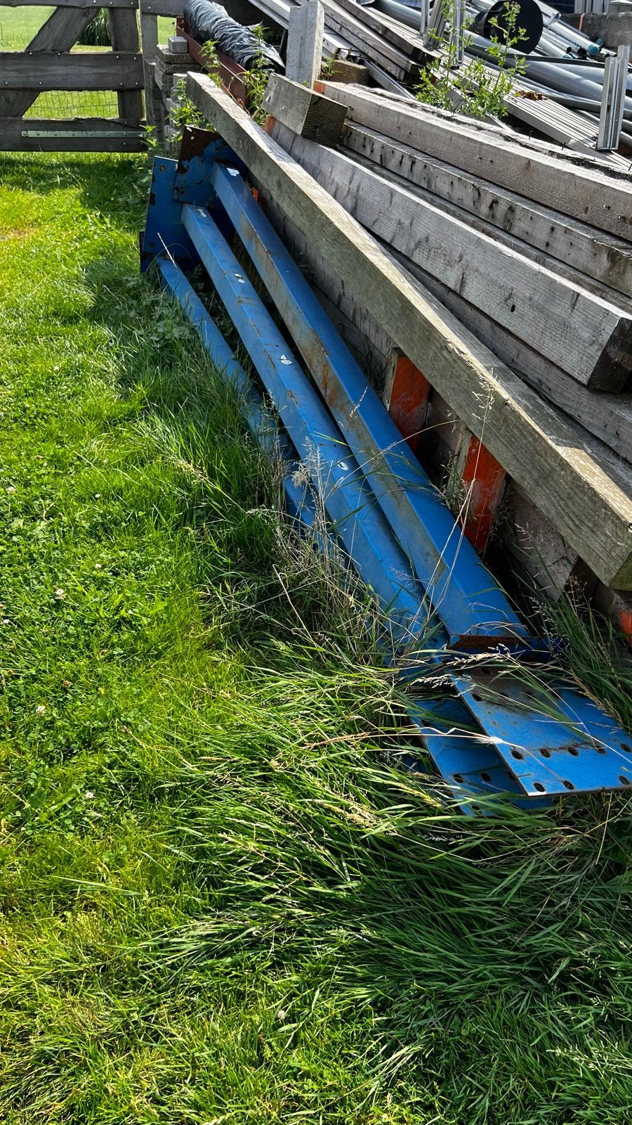 Metalen staanders 3 stuks, Ophalen, Gebruikt