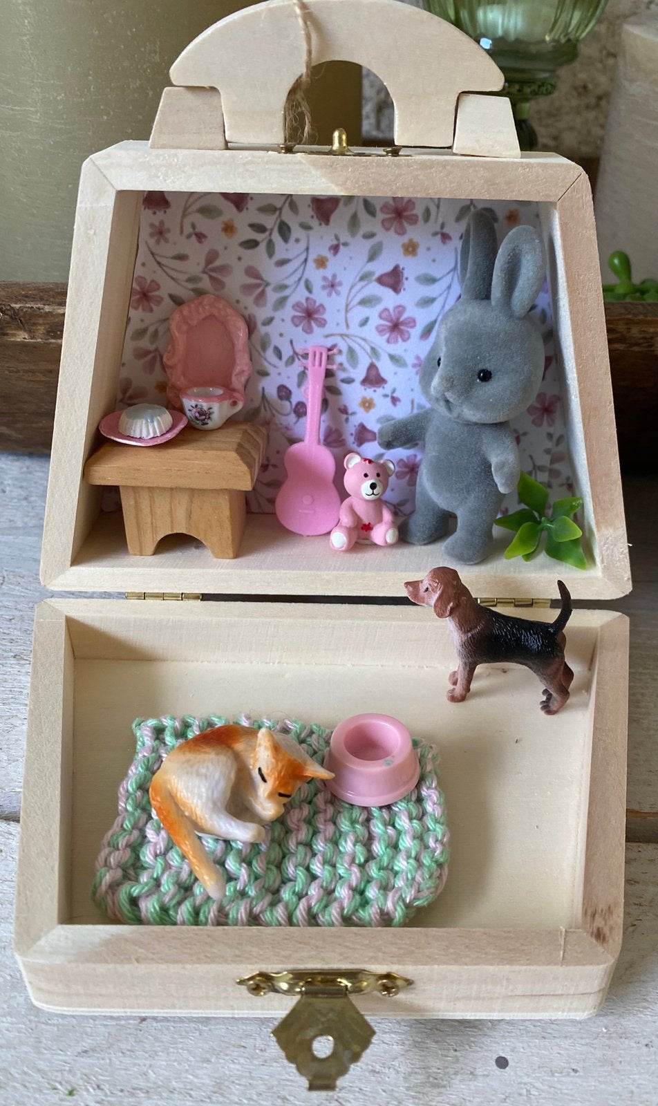 Lief klein houten koffertje met Sylvanian popje, Kinderen en Baby's, Ophalen of Verzenden, Jongen of Meisje