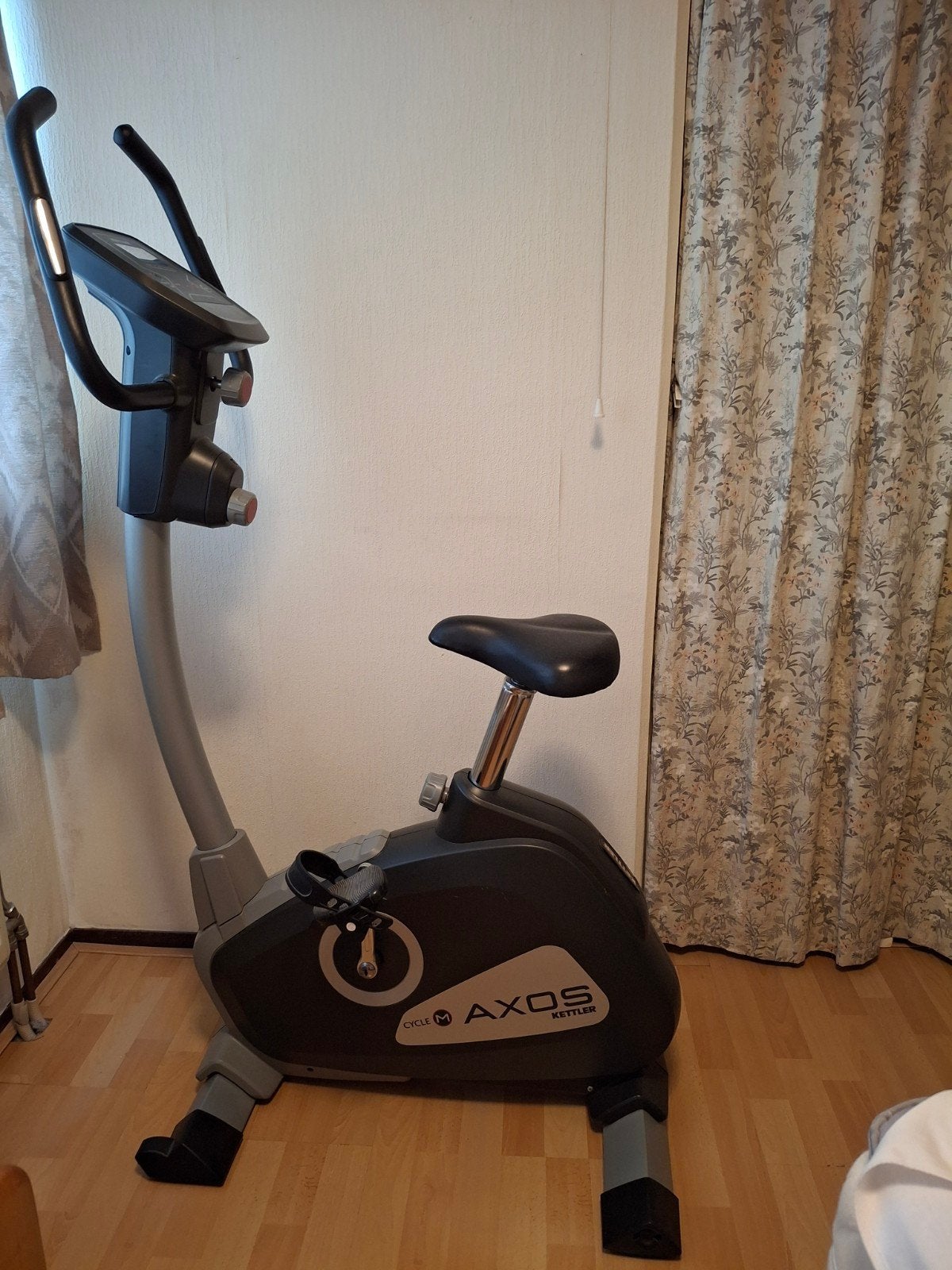 Kettler Axos Cycle M Hometrainer - Eenvoudig in te stellen, Ophalen, Gebruikt, Metaal, Benen