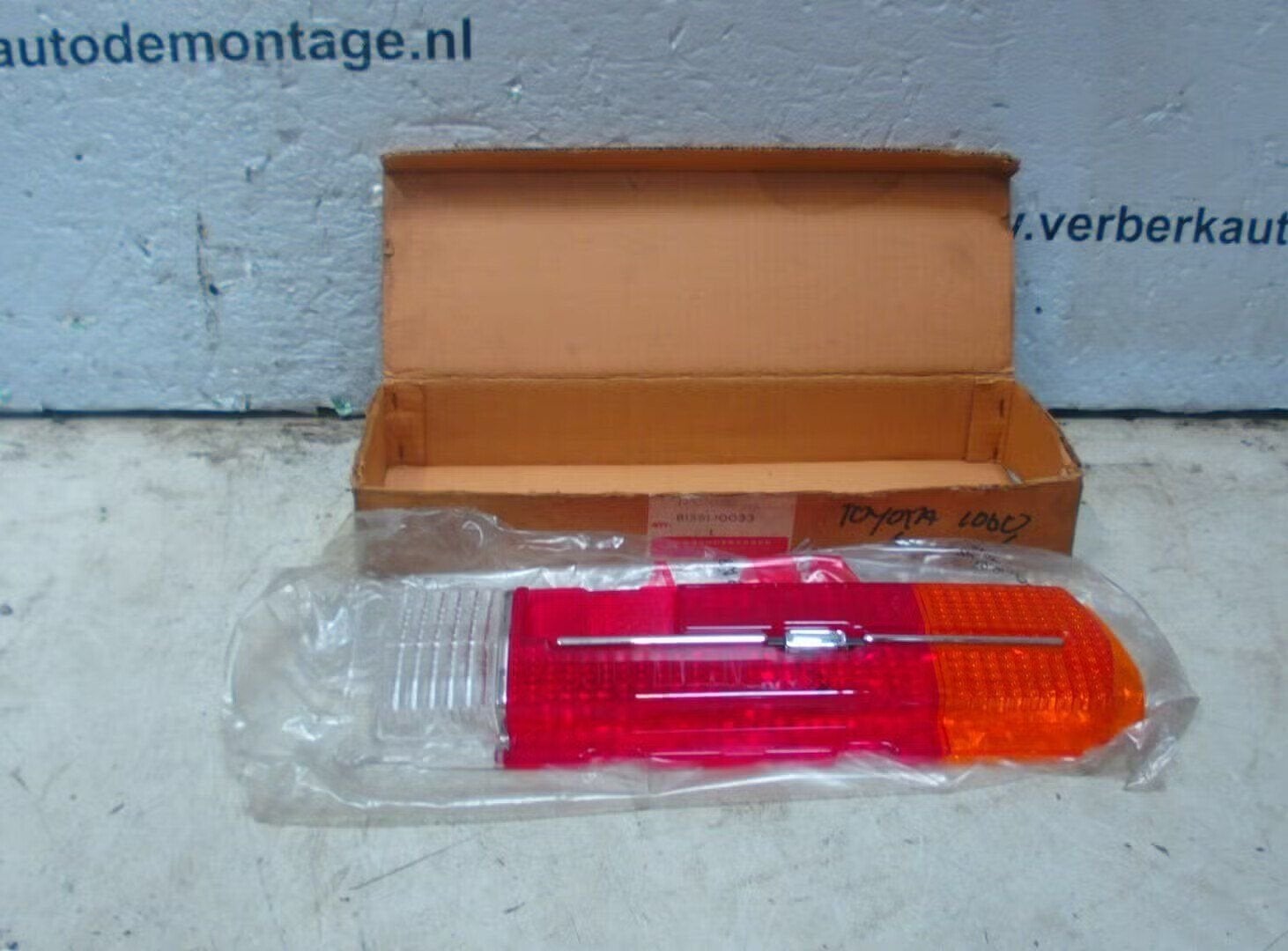 achterlicht links toyota 1000 1969-1976 n.o.s 81561-10033, Gebruikt, -, -, Ophalen of Verzenden