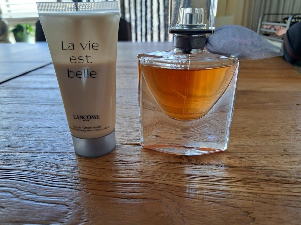 La vie est belle, Sieraden, Tassen en Uiterlijk, Uiterlijk | Parfum, Ophalen, Zo goed als nieuw