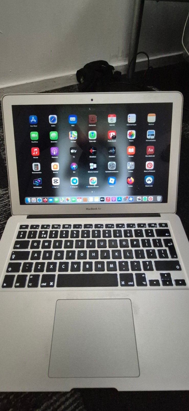 Apple MacBook Air 13 inch + Magic Mouse - Zo goed als nieuw