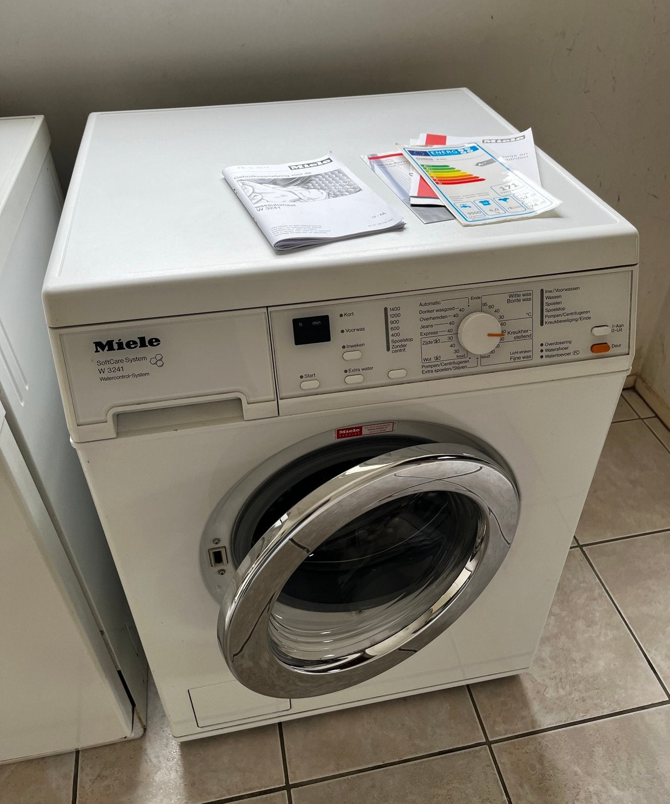 miele wasmachine / wasautomaat W3241 (2012) werkt perfect, Witgoed en Apparatuur, Ophalen, Zo goed als nieuw, Voorlader, 1200 tot 1600 toeren