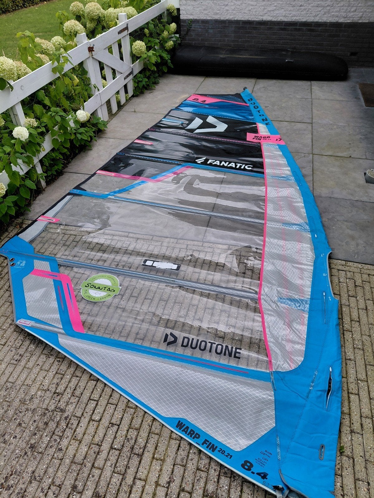 Duotone Warp Fin 20.21 8.4m² windsurfzeil, Watersport en Boten, Ophalen, 8 m² of meer, Zeil, Duotone