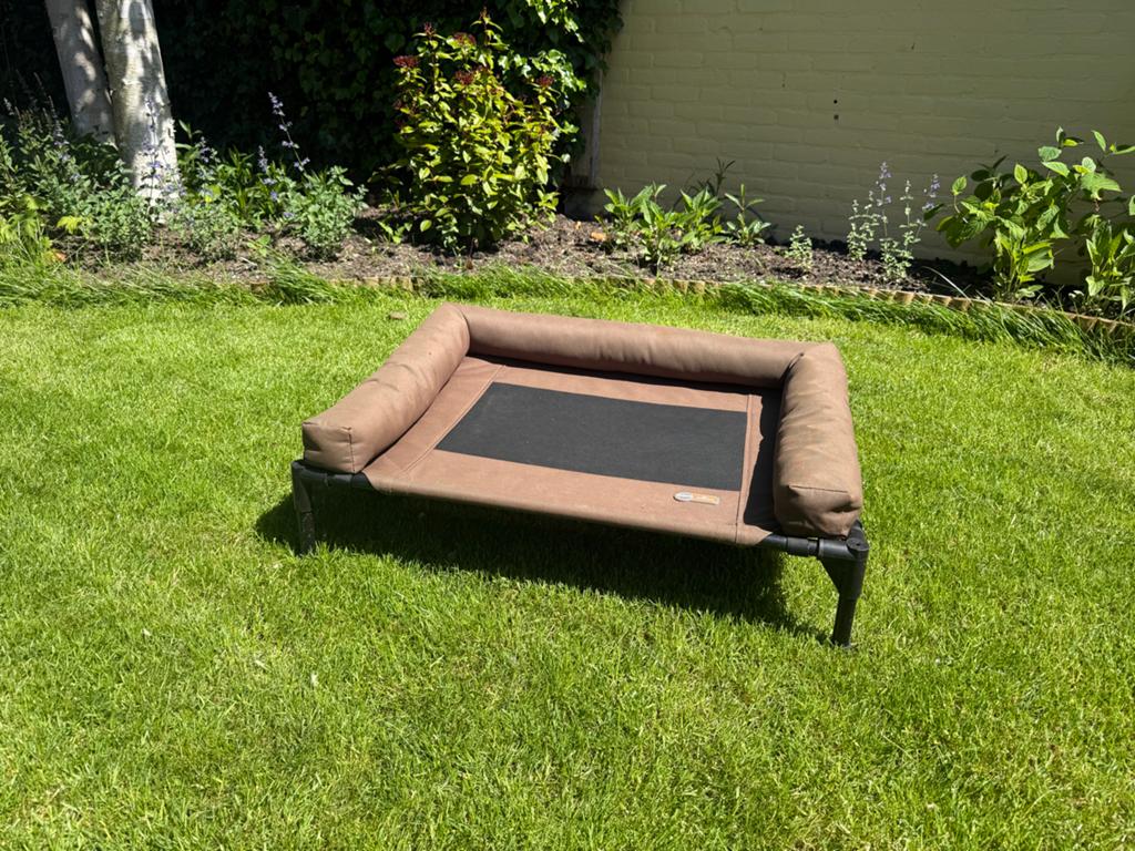 Honden plaats bed verhoogd. 80x62x20, Dieren en Toebehoren, Honden-accessoires, Ophalen, Gebruikt