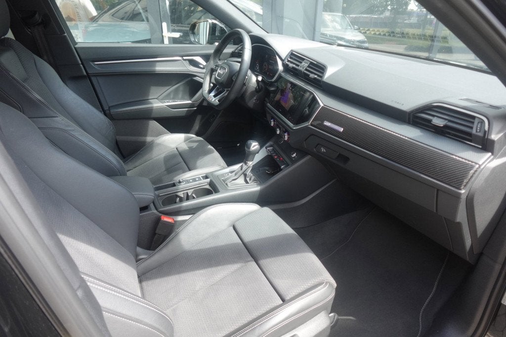 Audi Q3 SPORTBACK 35 TFSI S Edition Competition PANO KEYLESS, Auto's, Audi, 4 cilinders, 150 pk, Leder en Stof, Zwart