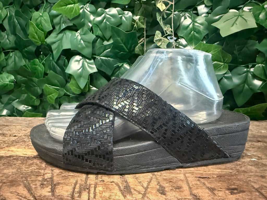 gewoon Nieuwe slippers van Fitflop maat 39, Kleding | Dames, Schoenen, Zwart, Nieuw, Ophalen of Verzenden, Fitflop