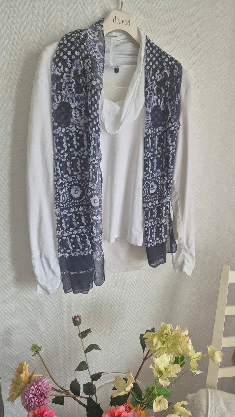 Lynde trui XL met Sarah Pacini singlet en blauwe pashmina, Kleding | Dames, Lynde / Sarah Pacini, Wit, Maat 42/44 (L), Ophalen of Verzenden