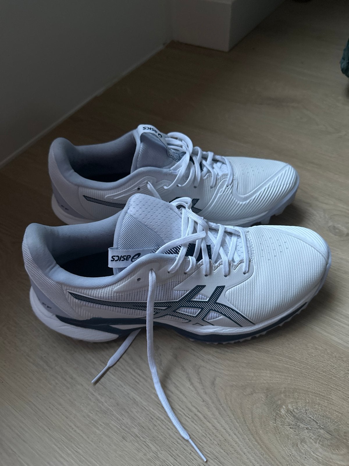 Asics hockeyschoenen wit - Zo goed als nieuw, Verzenden, Zo goed als nieuw, Schoenen