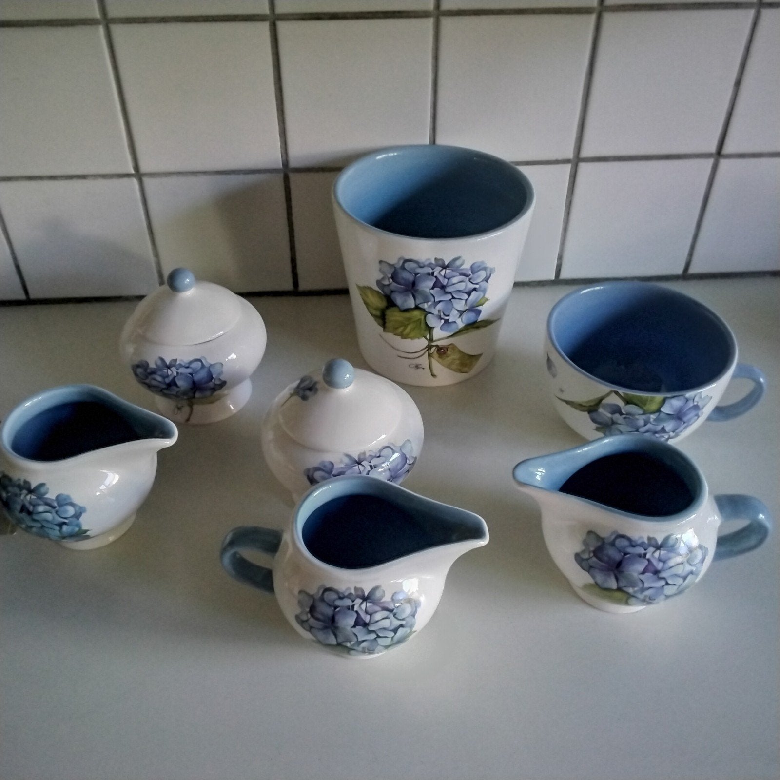 Jet hortensia   4 mokken, bloempot,mokken,roomstellen, Ophalen of Verzenden, Zo goed als nieuw, Overige stijlen, Kop(pen) en/of Schotel(s)