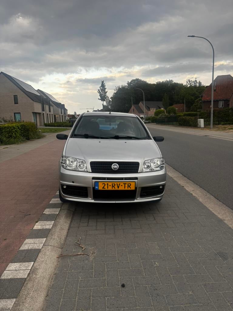 Fiat Punto 1.2 16V 3DR 2005 Grijs, Auto's, Voorwielaandrijving, Stof, 4 cilinders, 400 kg