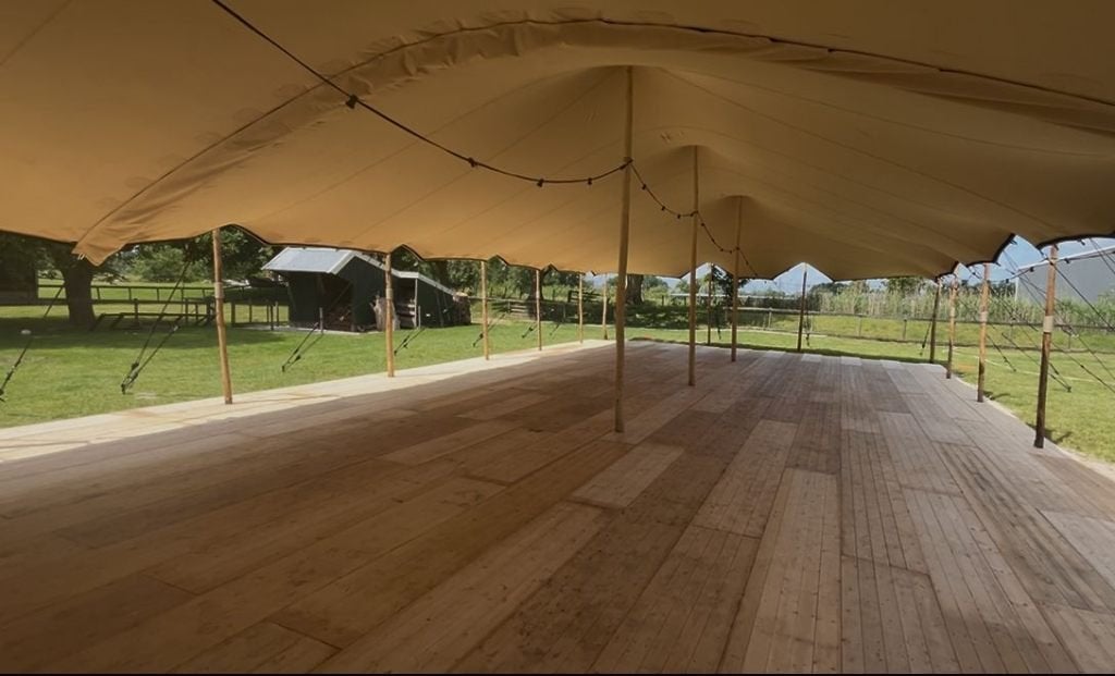 Foto 7 van Stretchtent 10x15m Huren | Met Luxe Zijwanden