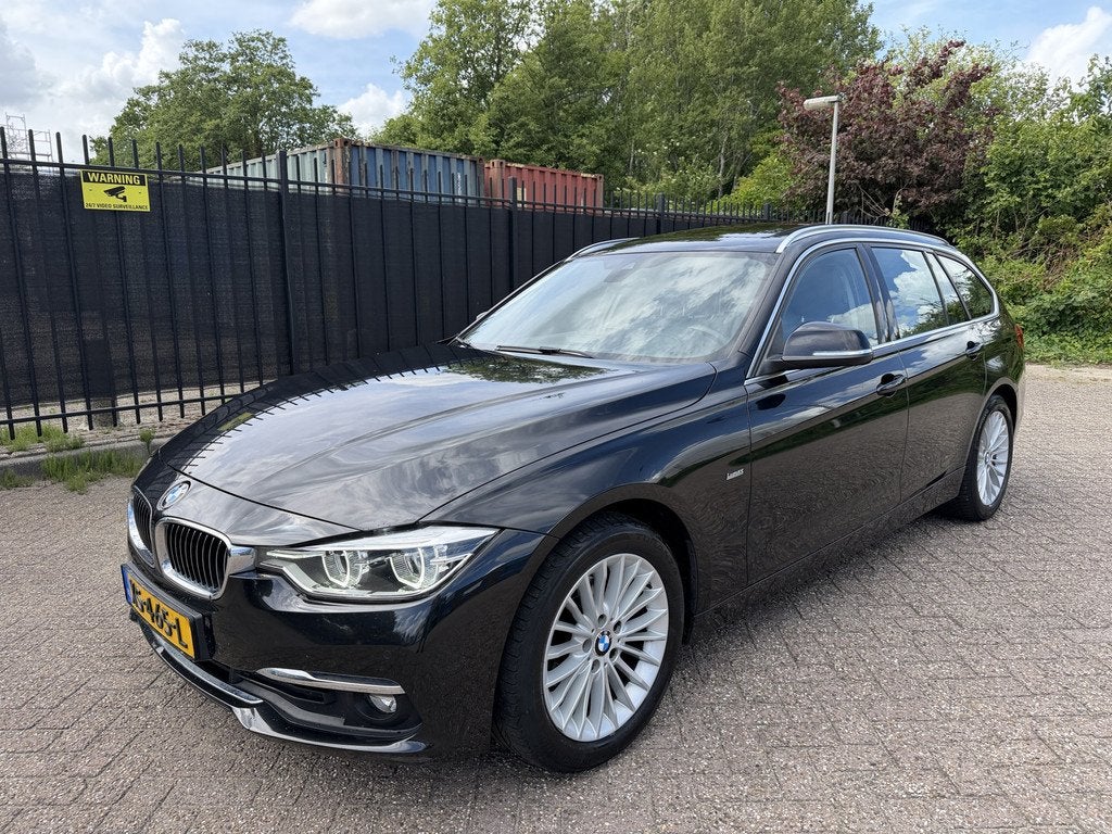 BMW 3 Serie Touring 318d Luxury Individual Leer/Panorama/Cru, Auto's, BMW, 745 kg, Achterwielaandrijving, 4 cilinders, 150 pk