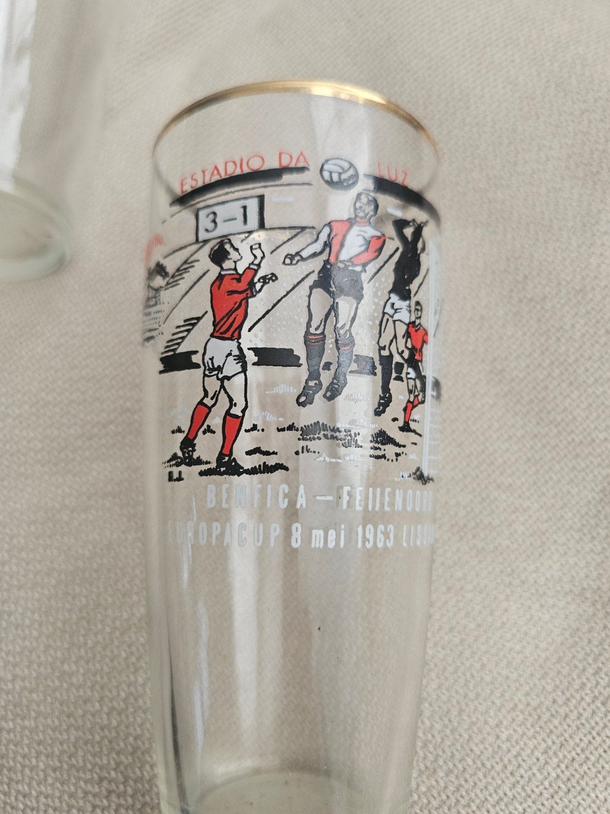 Feyenoord glas, Ophalen, Feyenoord