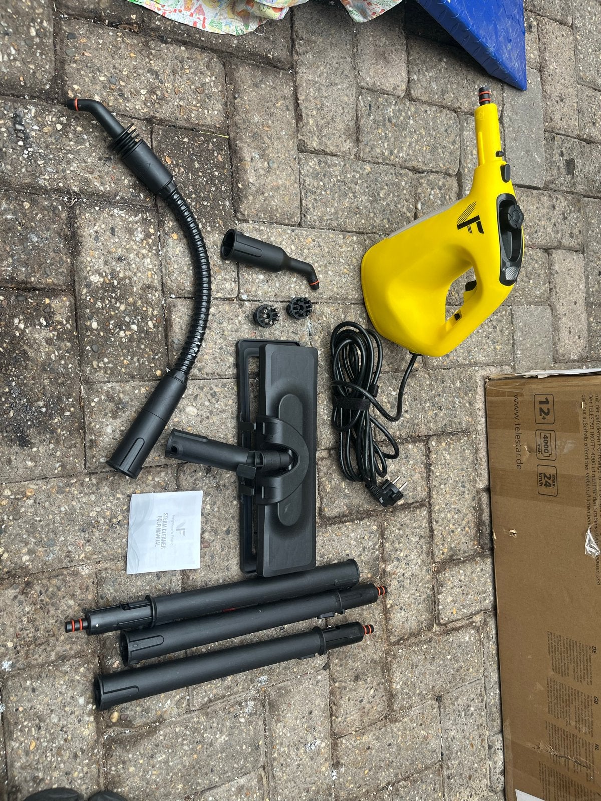 Neighbour's Friend Stoomreiniger met accessoires, Ophalen, Gebruikt