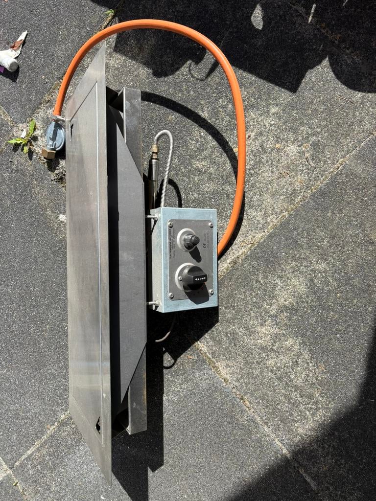 RVS inbouw gasbrander met lavastenen, voor vuurtafel, Ophalen, Zo goed als nieuw