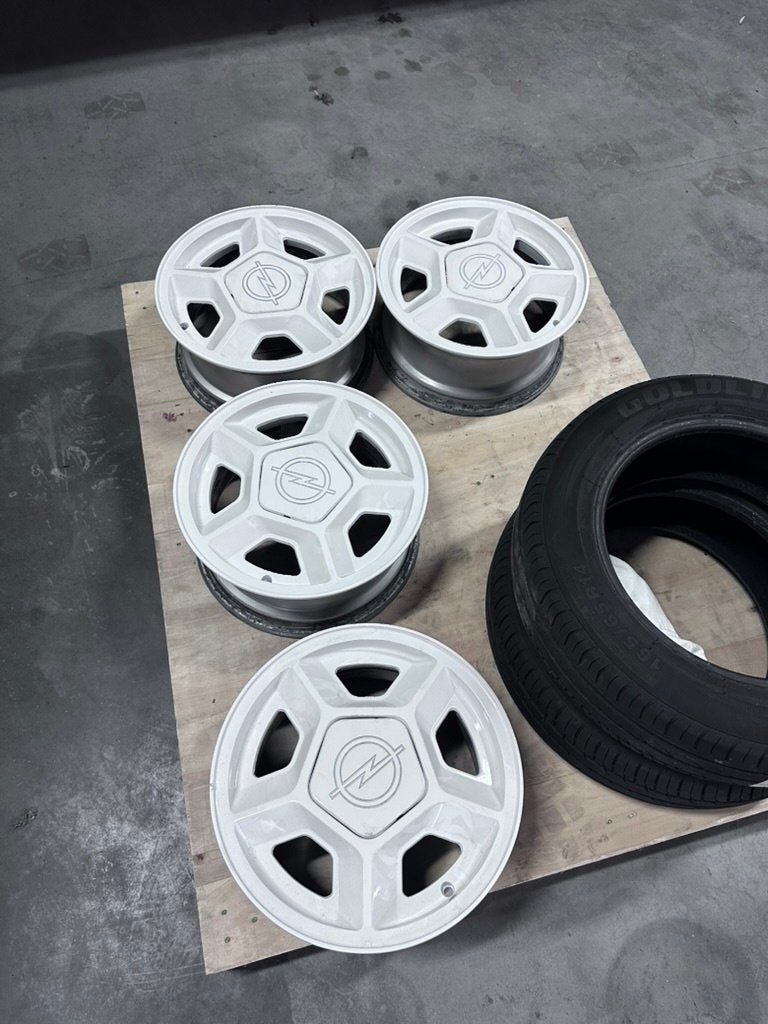 Opel Manta B Ronal velgen 14 inch, nieuw wit gespoten, Auto-onderdelen, Ophalen, 14 inch, Gebruikt, Velg(en)