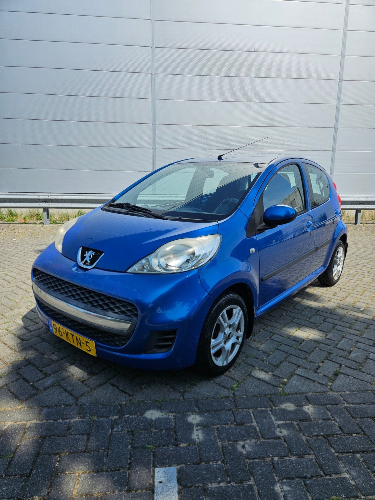 Peugeot 107 1.0 12V 5DR 2010 Blauw, Auto's, Peugeot, Voorwielaandrijving, 68 pk, Origineel Nederlands, Bedrijf