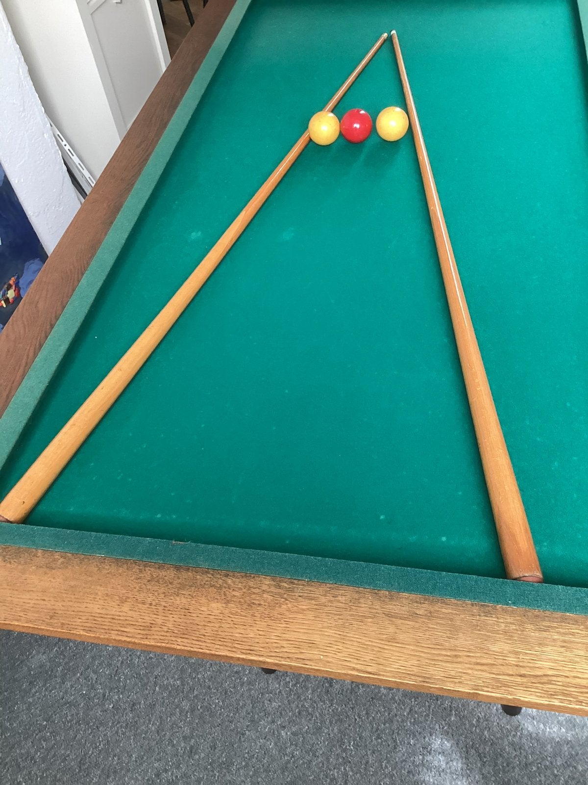 Biljart met keunen en ballen, Sport en Fitness, Biljarten en Poolen, Ophalen, Gebruikt, Biljarttafel