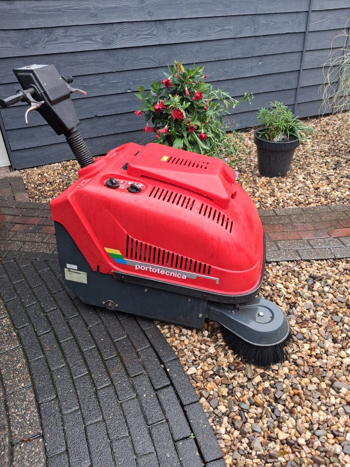 Portotecnica veegmachine met Honda motor, Ophalen