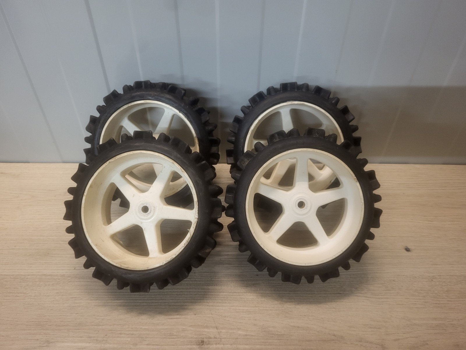 fg wielen, Hobby en Vrije tijd, Benzine, Ophalen of Verzenden, Zo goed als nieuw, Onderdeel