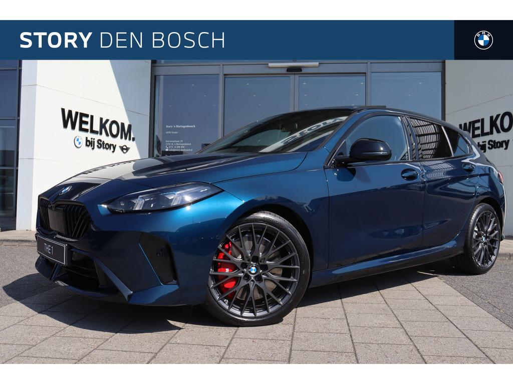 BMW 1 Serie 120 M Sport Automaat / Panoramadak / Trekhaak /, Zwart, 156 pk, Blauw, Bedrijf