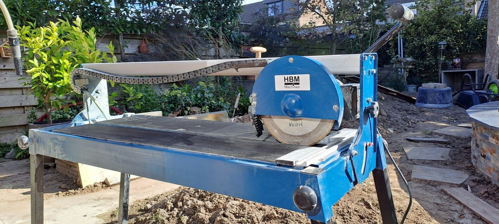 HBM Tegelzaagmachine 1200 Watt met extra zaagbladen, Ophalen, Gebruikt, Overige typen, 30 tot 70 mm