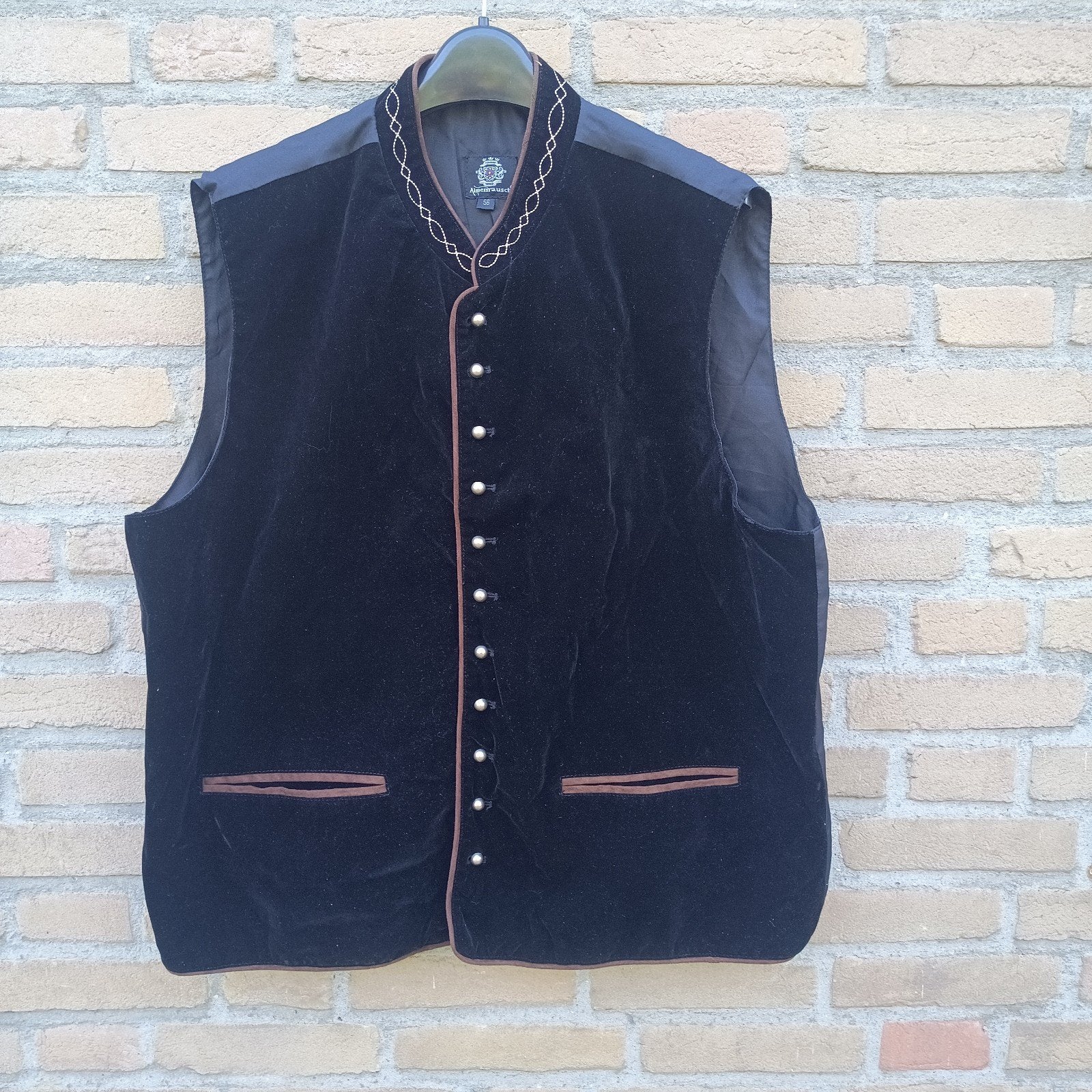 Trachten gilet vest 56 Almenrausch fluweel zwart Lederhose, Zwart, Maat 56/58 (XL), Ophalen of Verzenden, Zo goed als nieuw